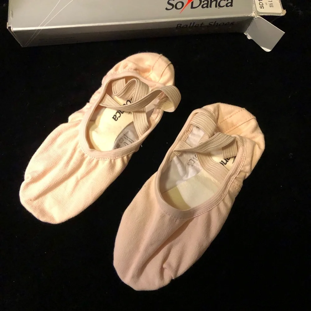 So Danca SD16 split sole ballet shoes Sz 1.5 child